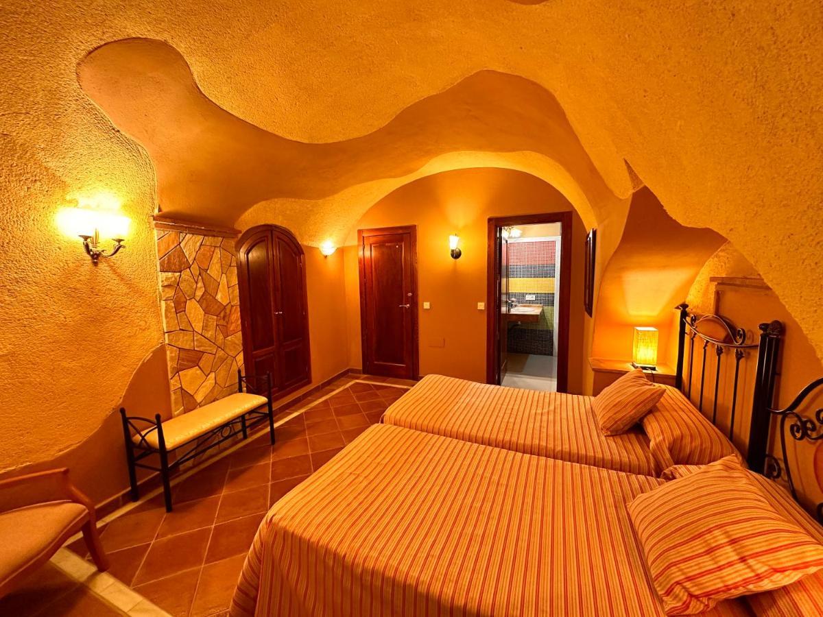 Cuevas La Granja Apartment Benalua de Guadix ภายนอก รูปภาพ
