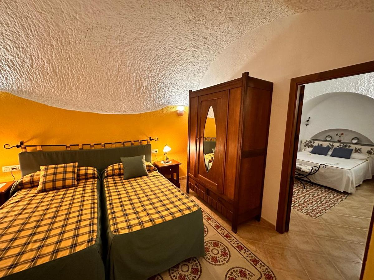 Cuevas La Granja Apartment Benalua de Guadix ภายนอก รูปภาพ