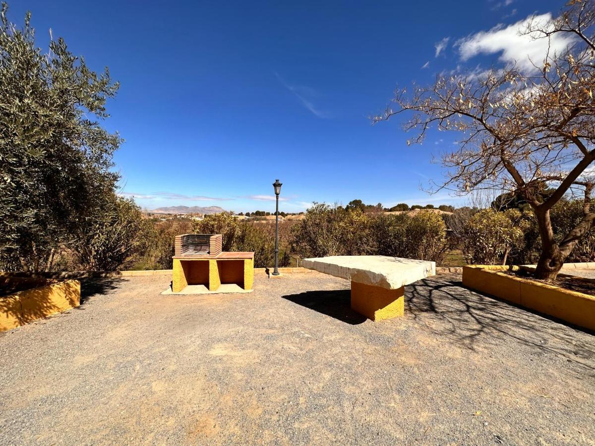 Cuevas La Granja Apartment Benalua de Guadix ภายนอก รูปภาพ