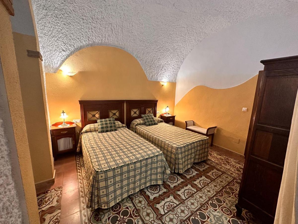 Cuevas La Granja Apartment Benalua de Guadix ภายนอก รูปภาพ