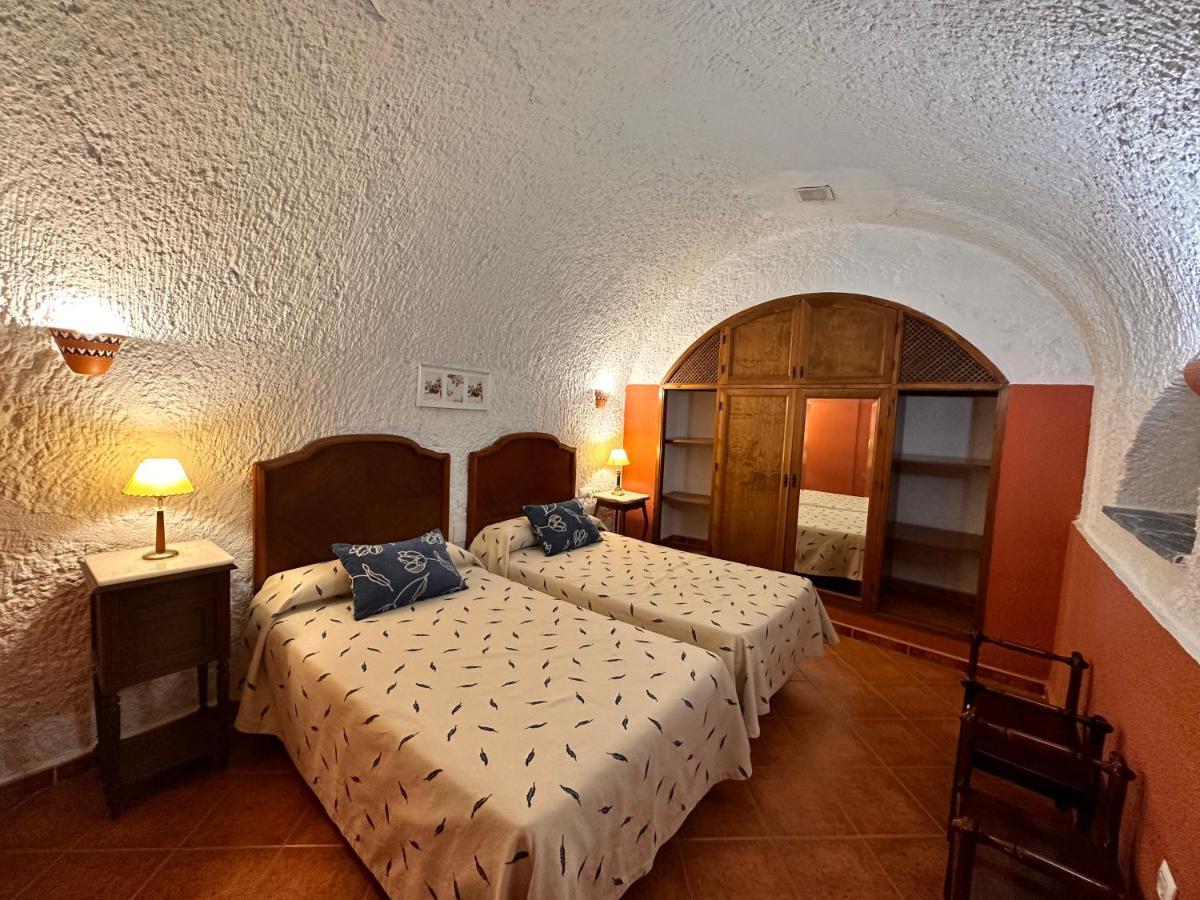 Cuevas La Granja Apartment Benalua de Guadix ภายนอก รูปภาพ