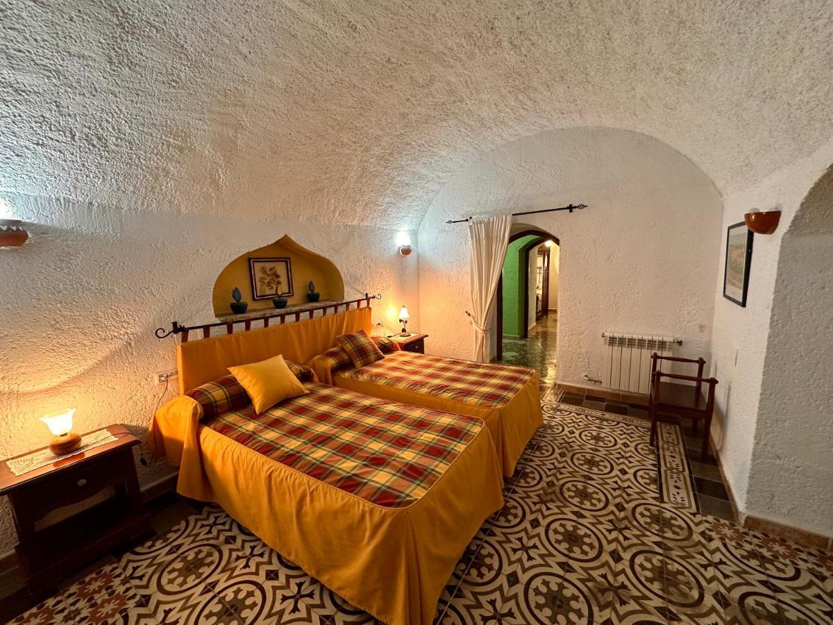 Cuevas La Granja Apartment Benalua de Guadix ภายนอก รูปภาพ