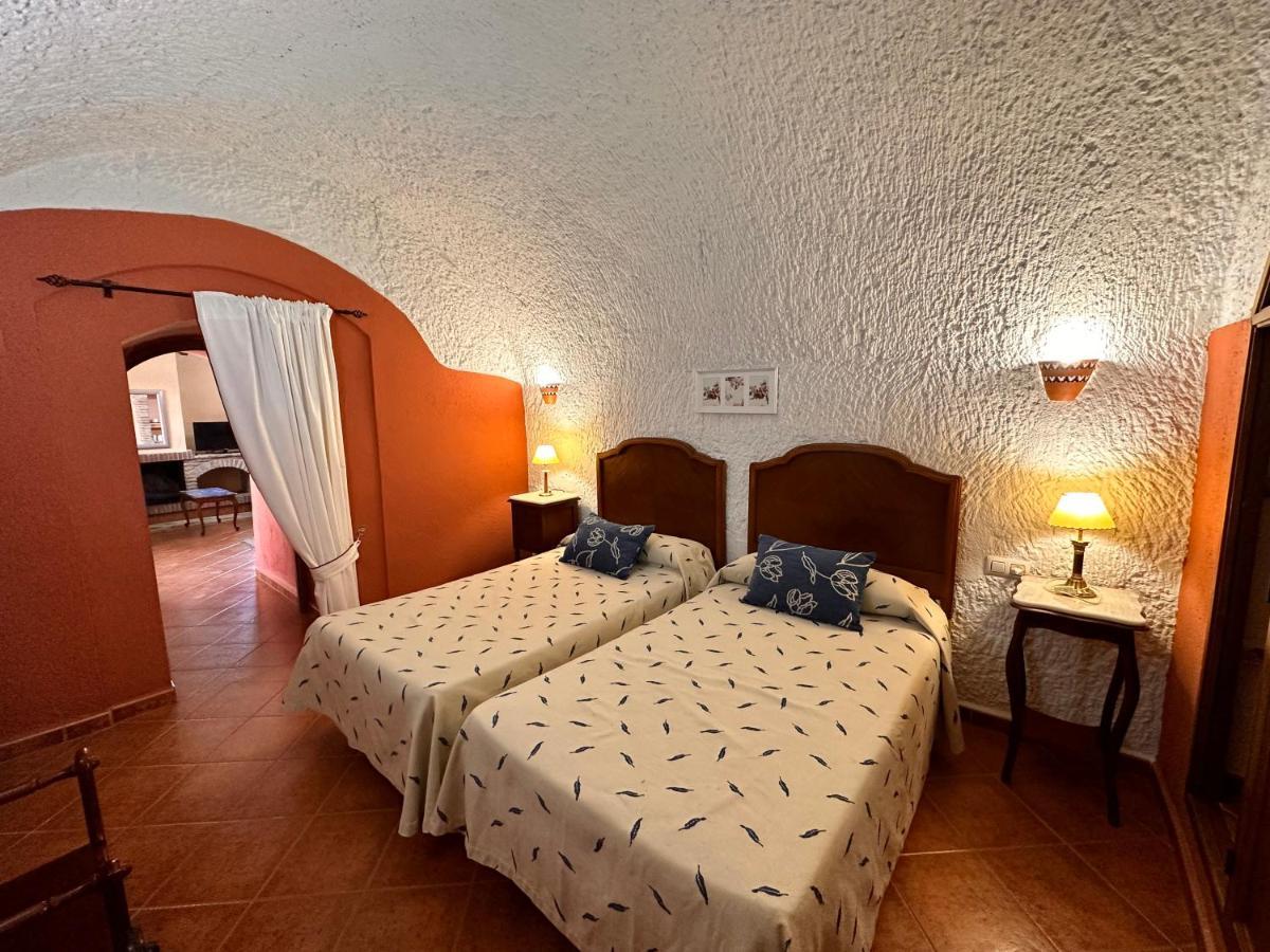 Cuevas La Granja Apartment Benalua de Guadix ภายนอก รูปภาพ