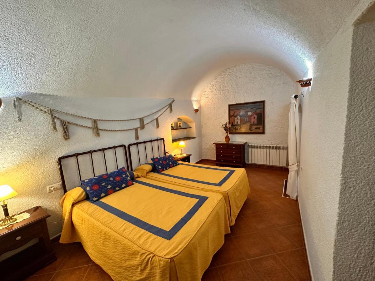 Cuevas La Granja Apartment Benalua de Guadix ภายนอก รูปภาพ