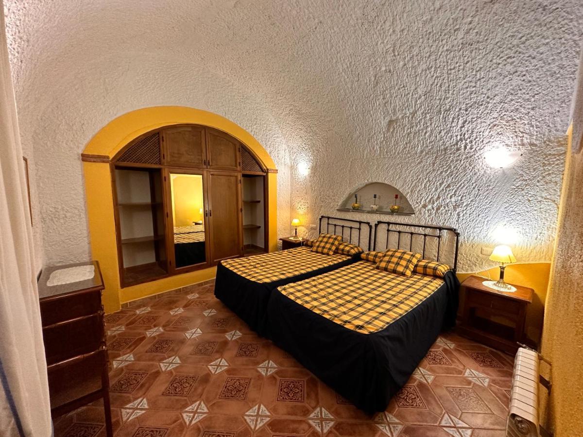 Cuevas La Granja Apartment Benalua de Guadix ภายนอก รูปภาพ